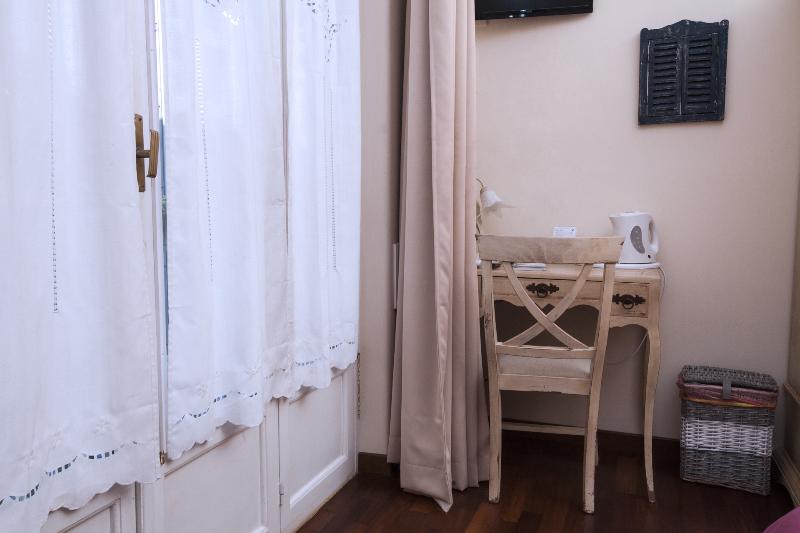 Stupor Mundi Bed and Breakfast - Oda
