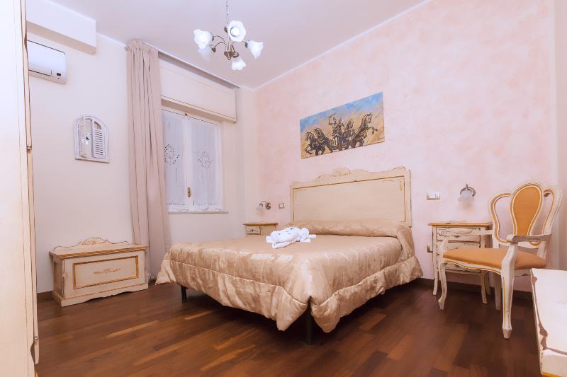 Stupor Mundi Bed and Breakfast - Oda