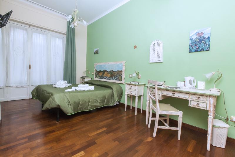 Stupor Mundi Bed and Breakfast - Oda