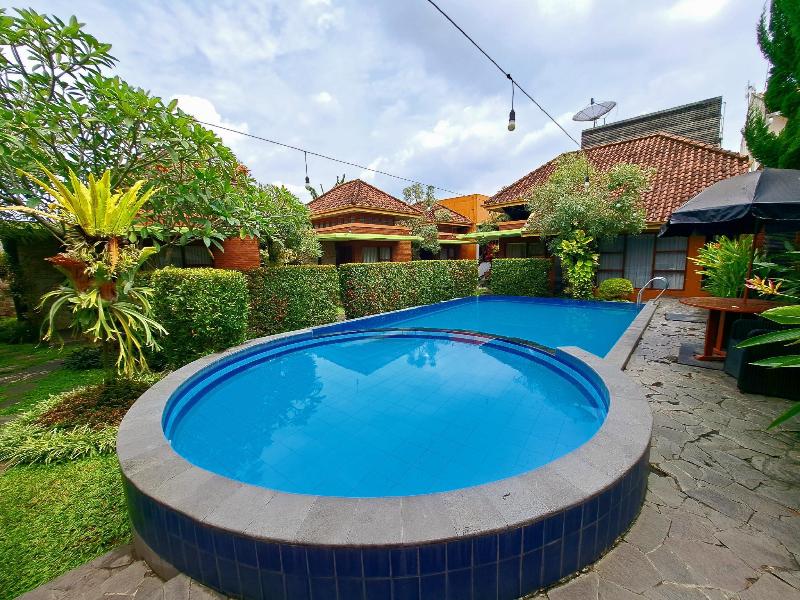 Rumput Hotel Resort Resto - Havuz