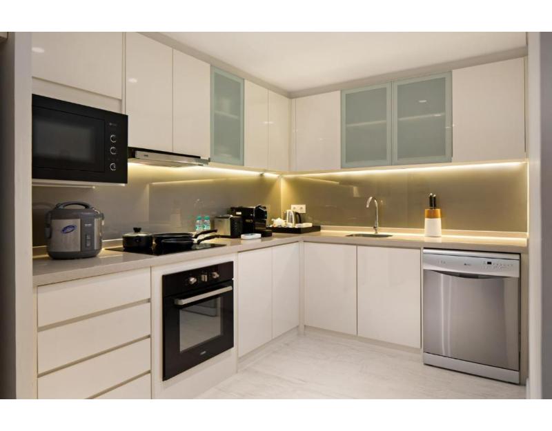 Oakwood Hotel Residence Surabaya - Oda
