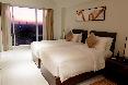 Oakwood Hotel Residence Surabaya oda fotoğrafı