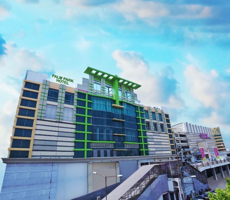 Palm Park Hotel Surabaya - Genel