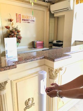 Hersya Front One Inn Surabaya fotoÄŸrafÄ±