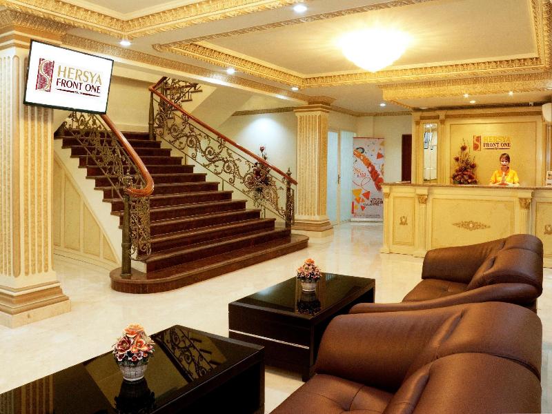 Hersya Front One Inn Surabaya - Lobi