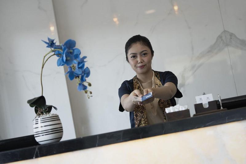 Batiqa Hotel Darmo Surabaya - Lobi