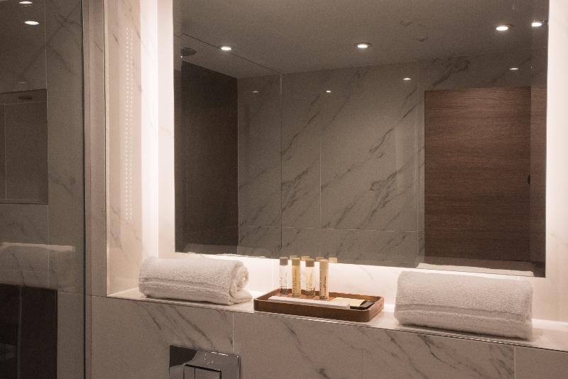 Merit Kensington Hotel - Oda