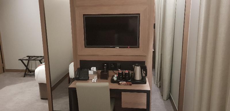 Merit Kensington Hotel - Oda