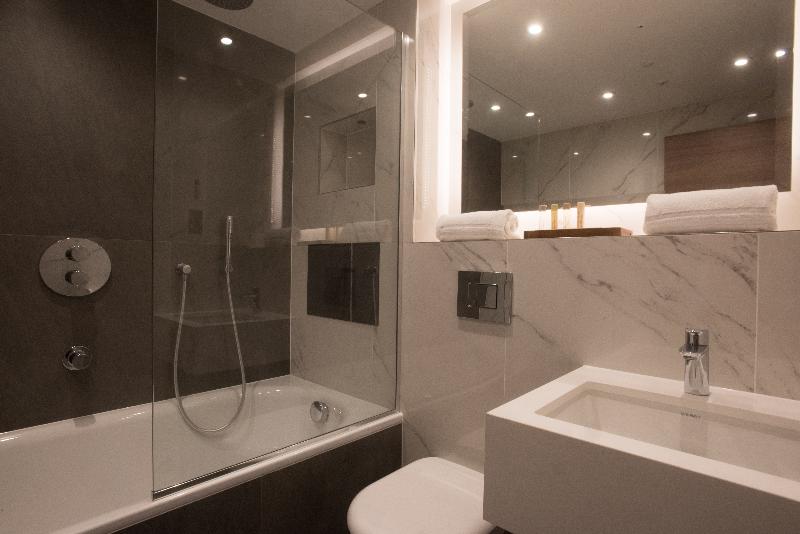 Merit Kensington Hotel - Oda