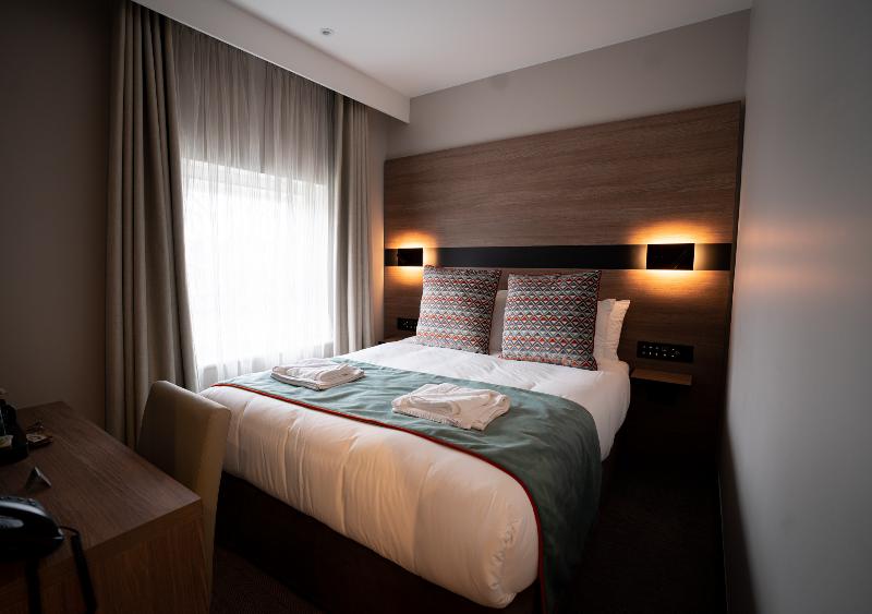 Merit Kensington Hotel - Oda