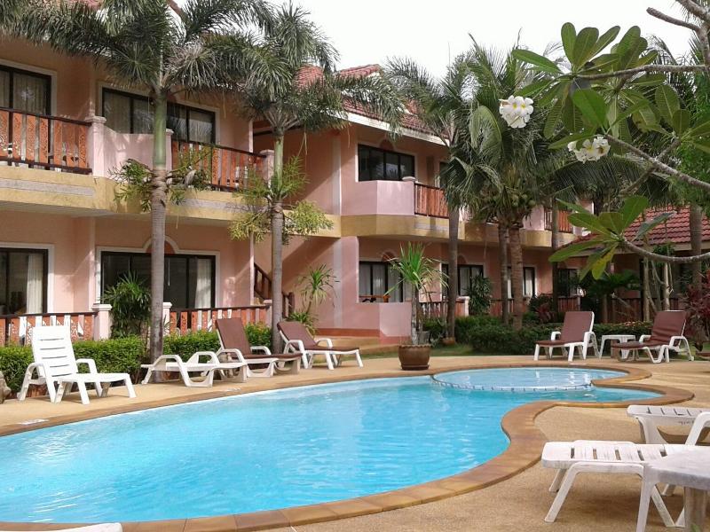 Lanta Seafront Resort - Genel