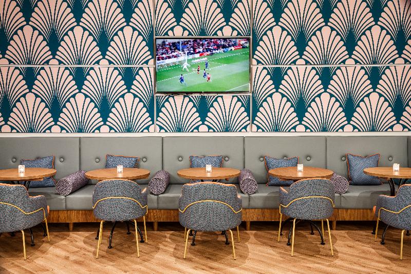 Ibis Styles London Heathrow East - Lobi