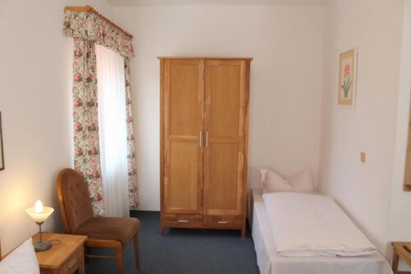 Hocher Hotel Cafe - Oda