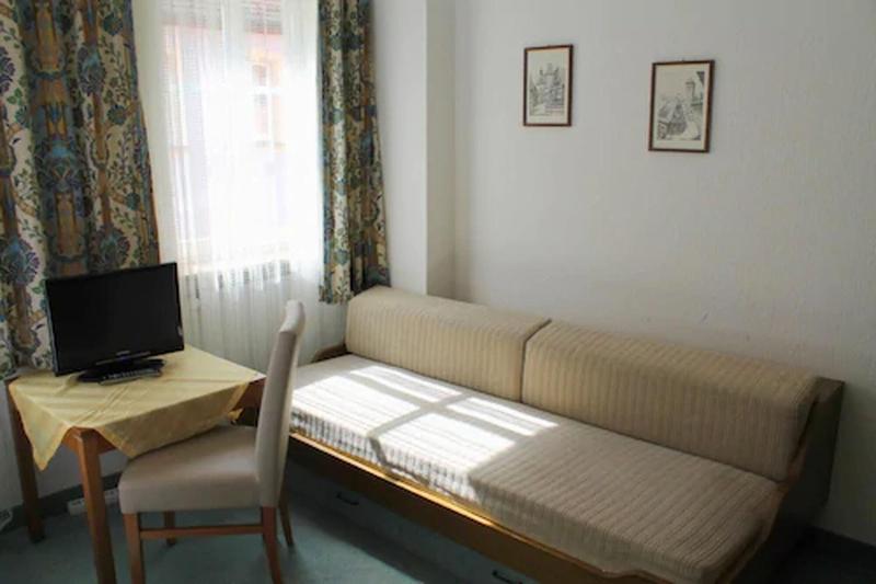Hocher Hotel Cafe - Oda