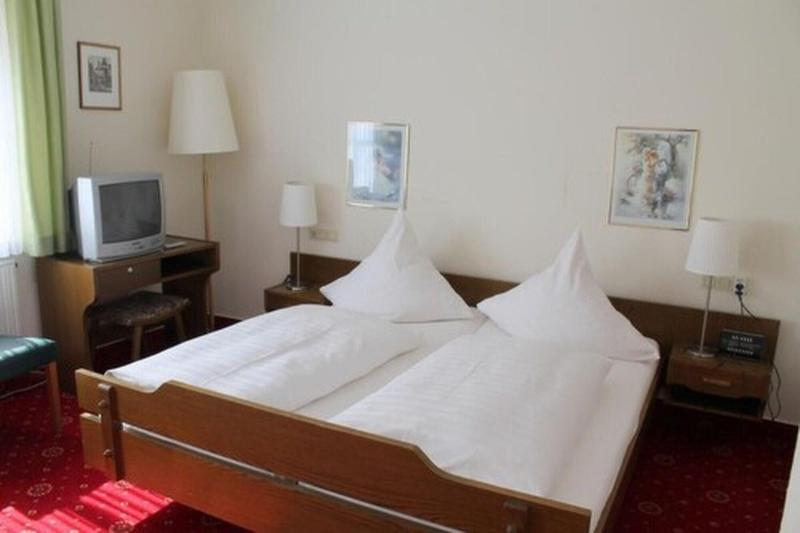 Hocher Hotel Cafe - Oda