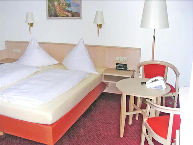 Hocher Hotel Cafe - Oda