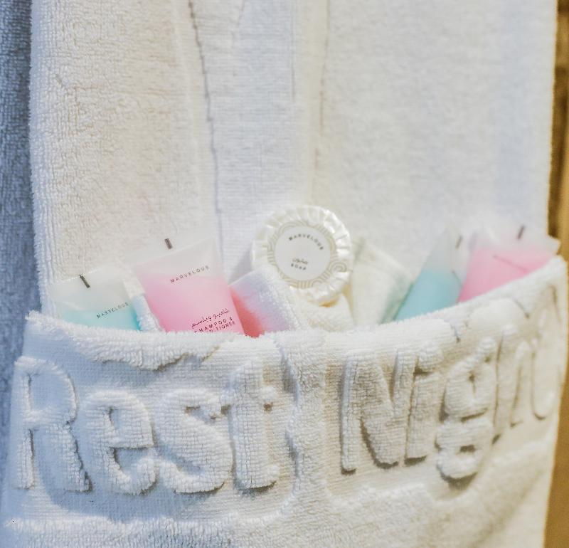 Rest Night Hotel Suites Al Hamra - Oda