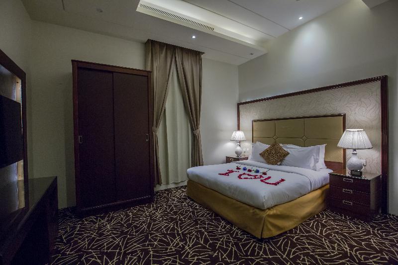 Rest Night Hotel Suites Al Hamra - Oda