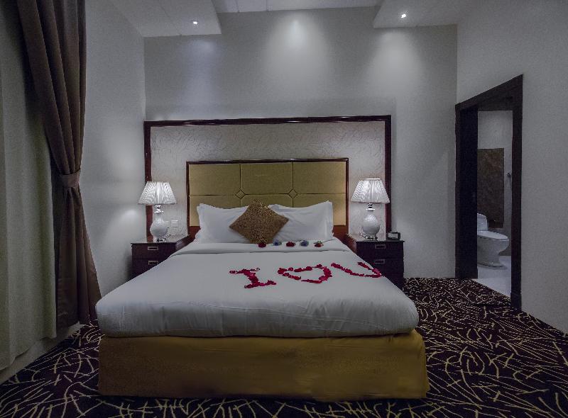 Rest Night Hotel Suites Al Hamra - Oda