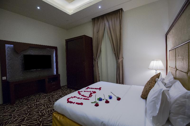 Rest Night Hotel Suites Al Hamra - Oda