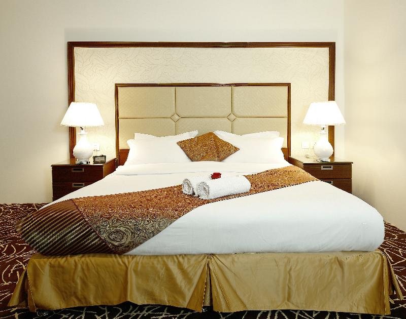 Rest Night Hotel Suites Al Hamra - Oda