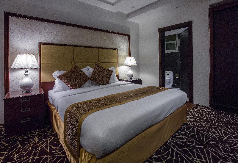 Rest Night Hotel Suites Al Hamra - Oda