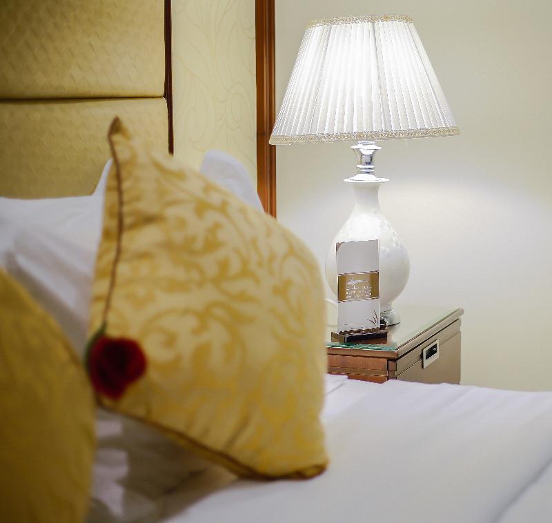 Rest Night Hotel Suites Al Hamra - Oda
