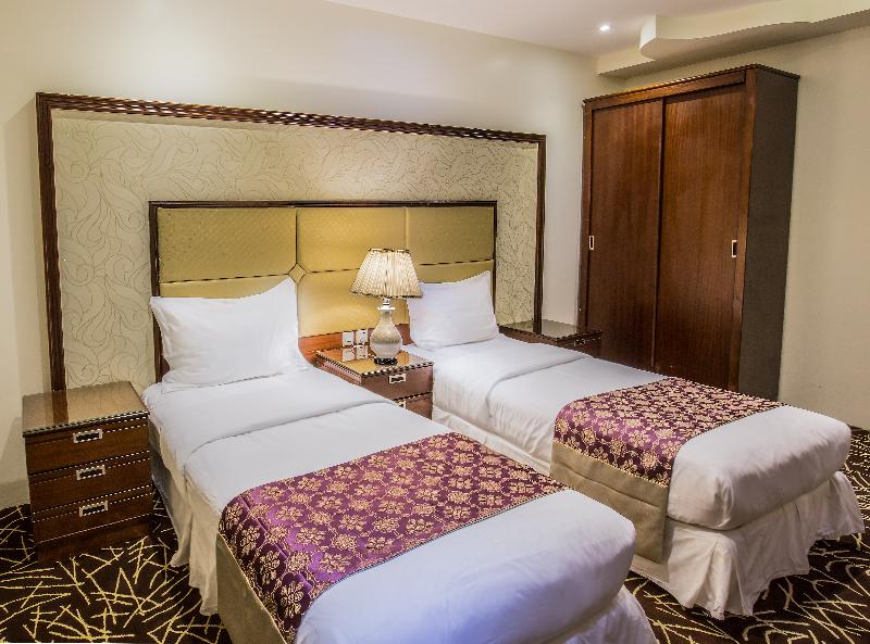 Rest Night Hotel Suites Al Hamra - Oda