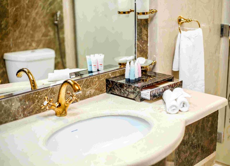 Rest Night Hotel Suites Al Hamra - Oda