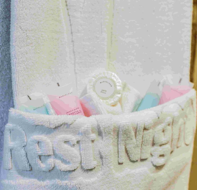 Rest Night Hotel Suites Al Hamra - Oda