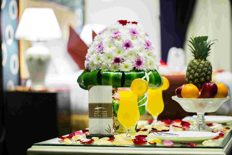 Rest Night Hotel Suites Al Hamra - Oda