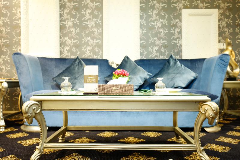 Rest Night Hotel Suites Al Hamra - Oda