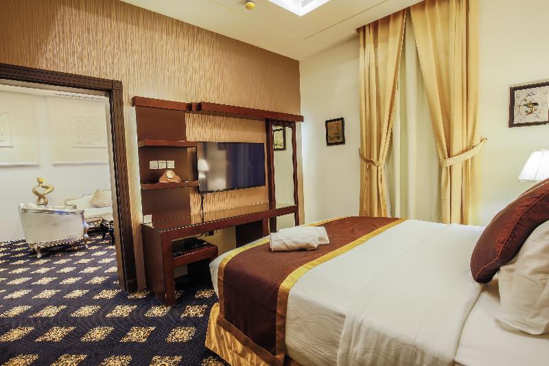 Rest Night Hotel Suites Al Hamra - Oda