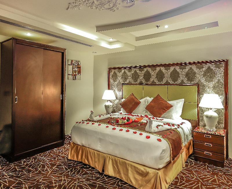 Rest Night Hotel Suites Al Hamra - Oda