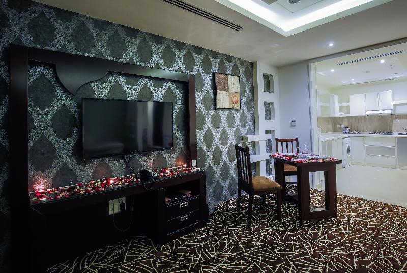 Rest Night Hotel Suites Al Hamra - Oda