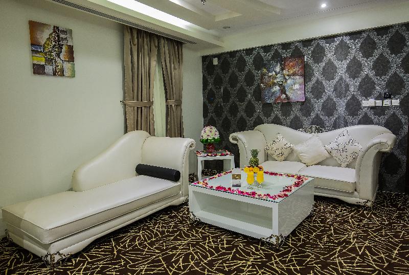 Rest Night Hotel Suites Al Hamra - Oda