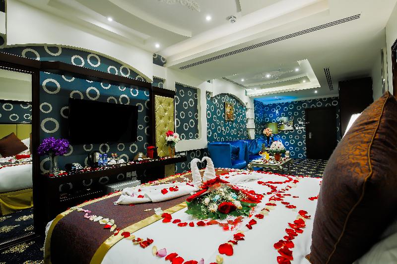 Rest Night Hotel Suites Al Hamra - Oda