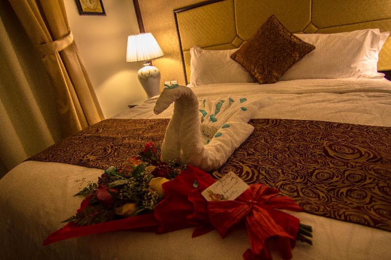 Rest Night Hotel Suites Al Hamra - Oda