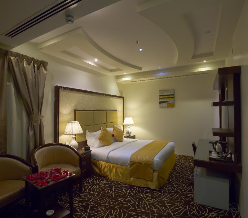 Rest Night Hotel Suites Al Hamra - Oda