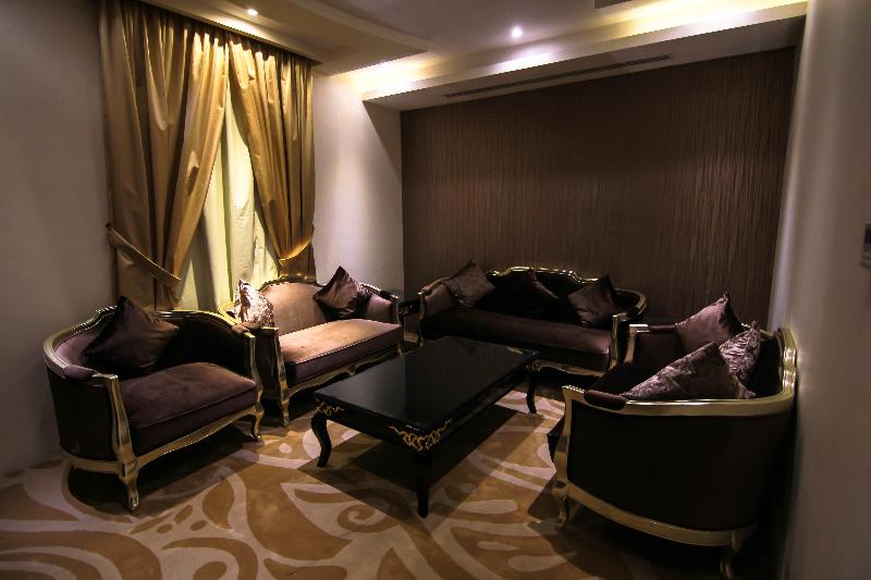 Rest Night Hotel Suites Al Hamra - Oda