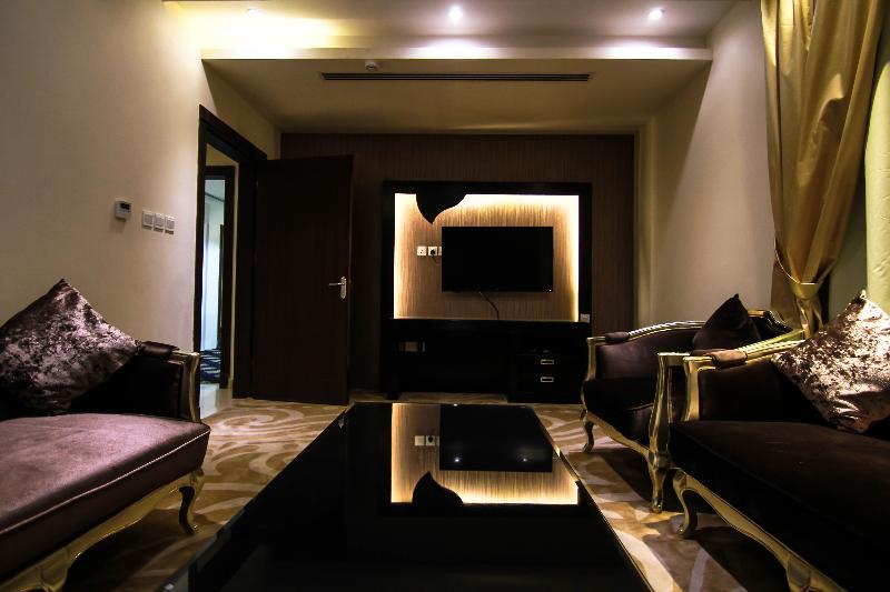 Rest Night Hotel Suites Al Hamra - Oda