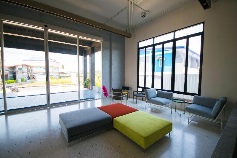 Comet Hotel Surat Thani - Lobi
