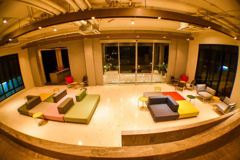 Comet Hotel Surat Thani - Lobi