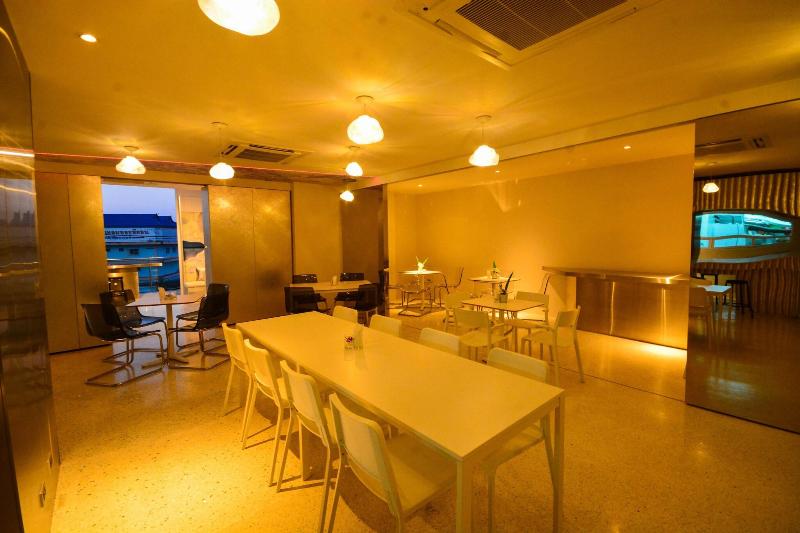 Comet Hotel Surat Thani - Restoran