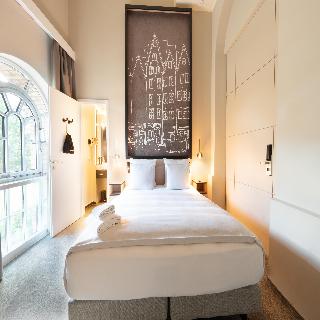 Hotel Wasserturm Cologne, Curio Collection fotoÄŸrafÄ±