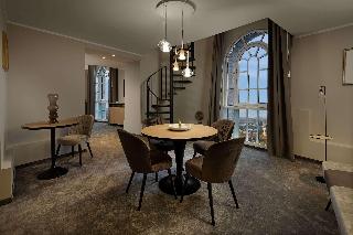 Hotel Wasserturm Cologne, Curio Collection fotoÄŸrafÄ±