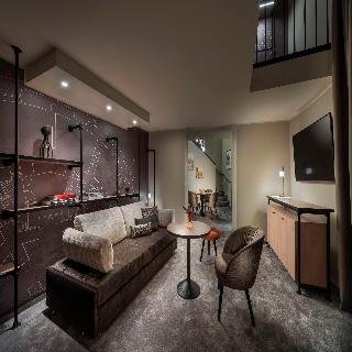 Hotel Wasserturm Cologne, Curio Collection fotoÄŸrafÄ±