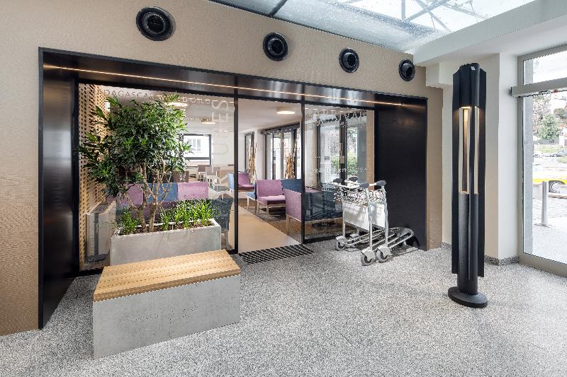 Comfort Hotel Prague City East - Lobi