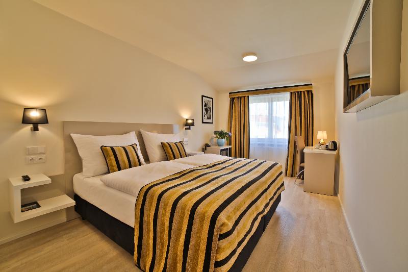 Ariston & Ariston Patio Hotel Prague - Oda