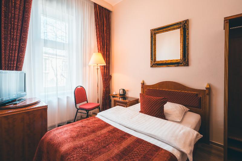 Ariston & Ariston Patio Hotel Prague - Oda